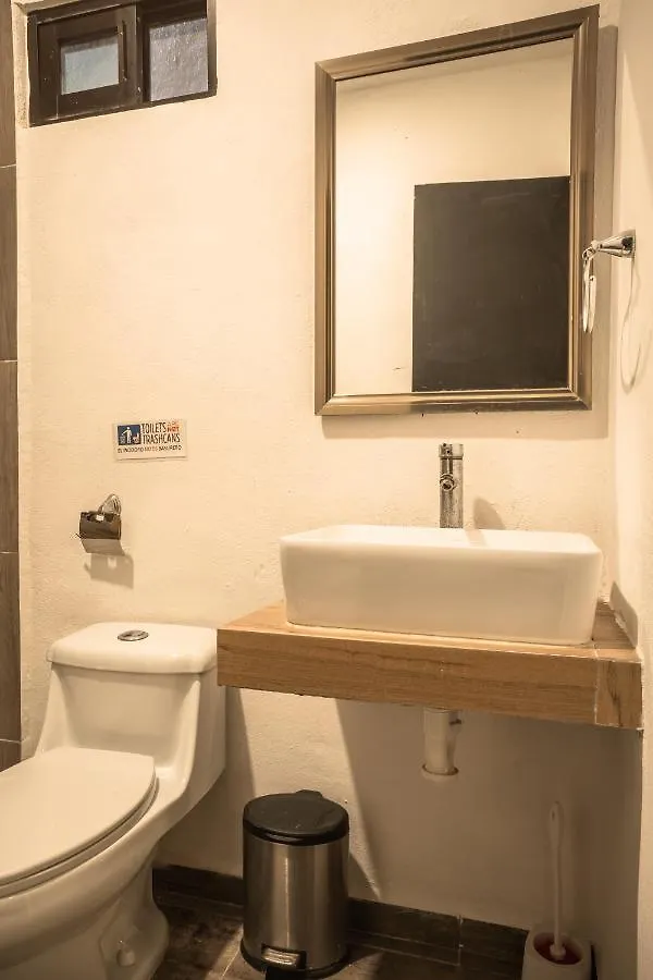 **** Aparthotel Maui Hostels Playa Del Carmen Mexico