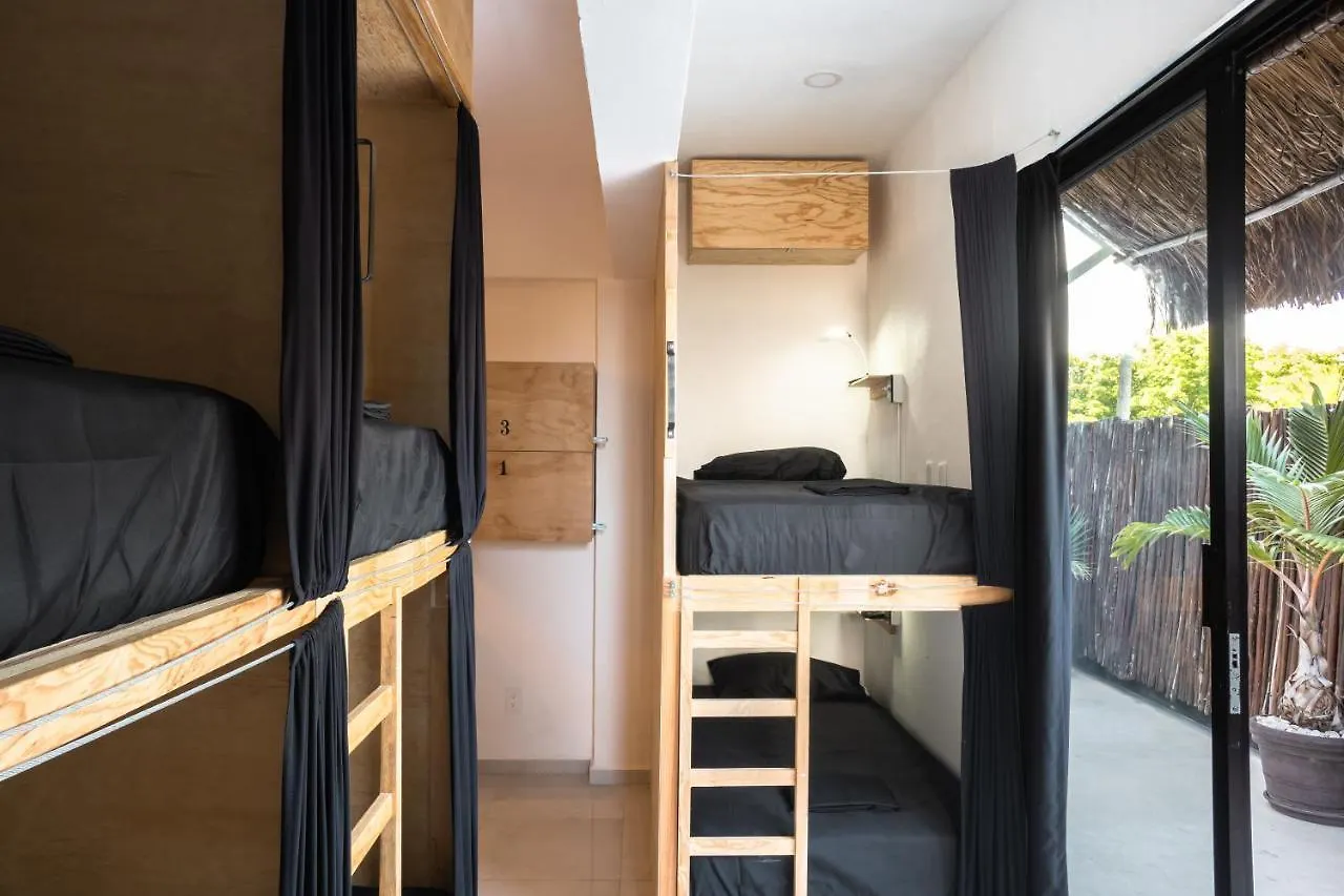 Maui Hostels Playa Del Carmen Lejlighedshotel
