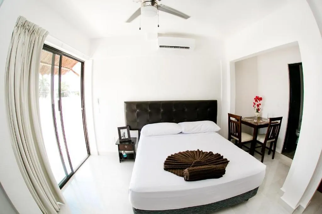 Maui Hostels Playa Del Carmen 4*,